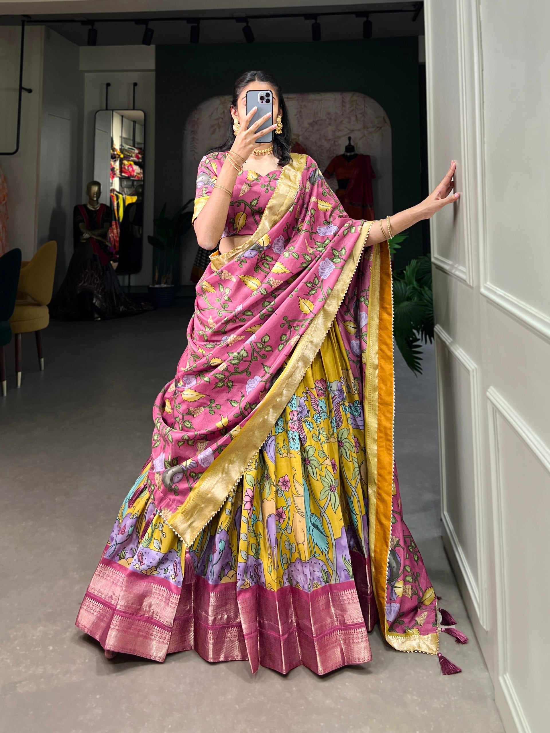 Designer Dola Lehenga Choli With Beautiful Silk Lehenga Choli Festival